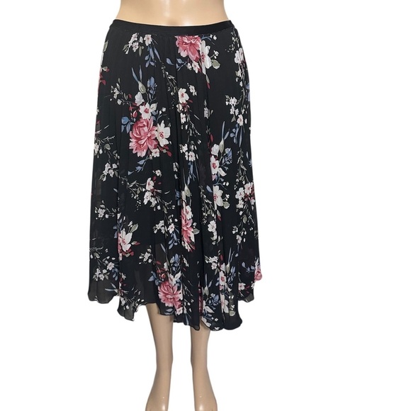 White House Black Market Floral A-Line Skirt - Picture 2 of 7